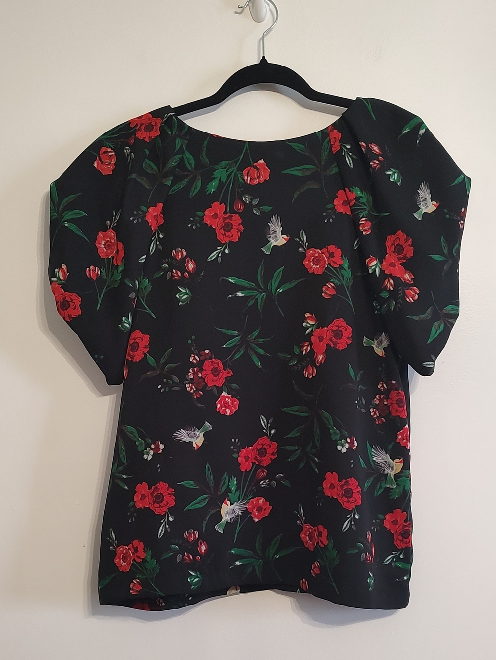 Gibson Latimer Black Top with Red Floral Accents